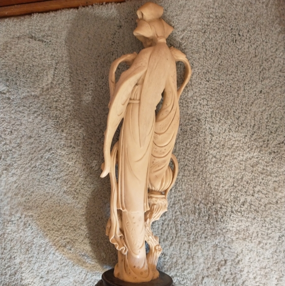 Antique Japanese Geisha Ivorine Resin Sculpture - X1 - Picture 8 of 8